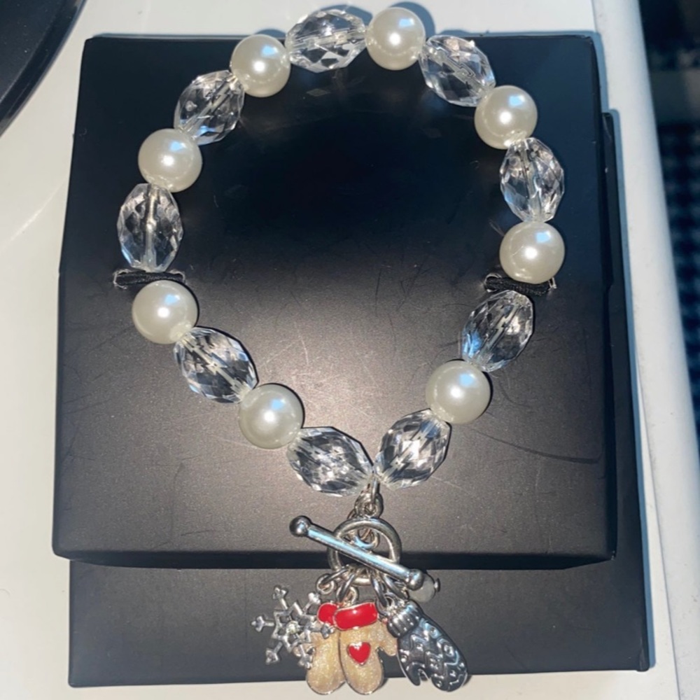 Ladies Winter Charm Bracelet
